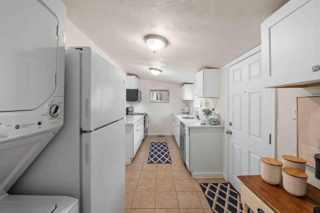 Beach Bungalow - 1 Block To Beach - Pets Welcome! Norfolk Exterior foto