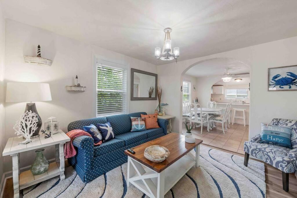Beach Bungalow - 1 Block To Beach - Pets Welcome! Norfolk Exterior foto